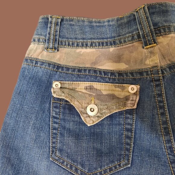 Y2K Low Rise Denim Shorts S Blue Green Camouflage Flap Pockets Jean Shorts 2000s - Picture 3 of 7